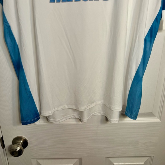 NWT. runDisney Every Mile Is Magic Shirt Marathon Weekend Mickey White Blue 2X - Picture 3 of 9